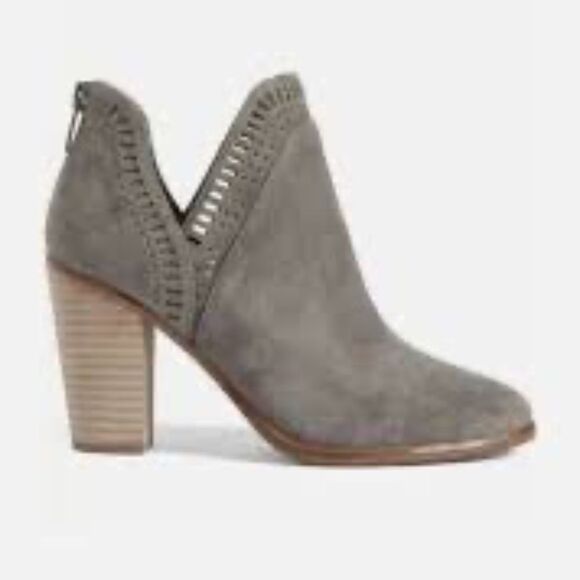 Vince Camuto Fileana Laser Cut Grey Suede Block Heel Booties Sz 5.5 - Picture 2 of 8